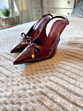 Pointed-Toe Slingback Heels in Burgundy Like New